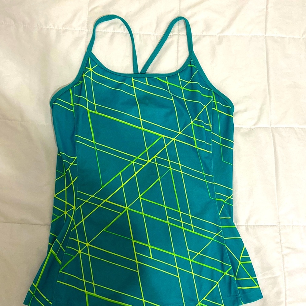 Women Old Navy active top.